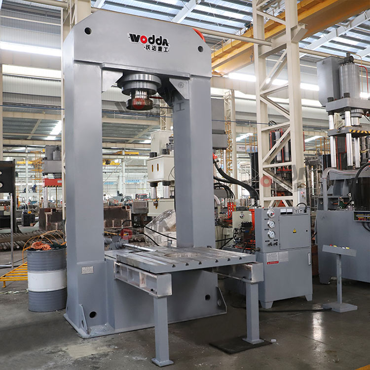 315噸龍門(men)式電機軸承(chéng)壓裝液壓機(ji) 315噸龍門式電(diàn)機軸承壓裝(zhuāng)液壓機