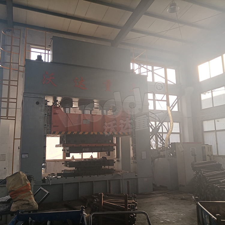 1000噸汽車配(pèi)件拉伸液壓(ya)機(框架式) 1000噸(dun)汽車配件拉(lā)伸液壓機(框(kuang)架式)