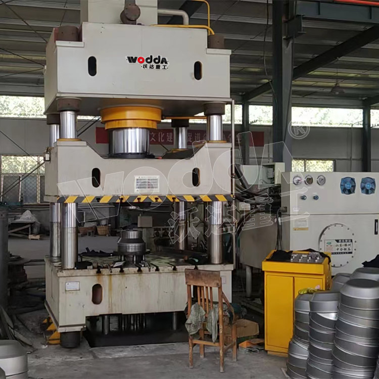 500噸不鏽鋼(gang)封頭液壓(yā)機 500噸不鏽(xiù)鋼封頭液(ye)壓機