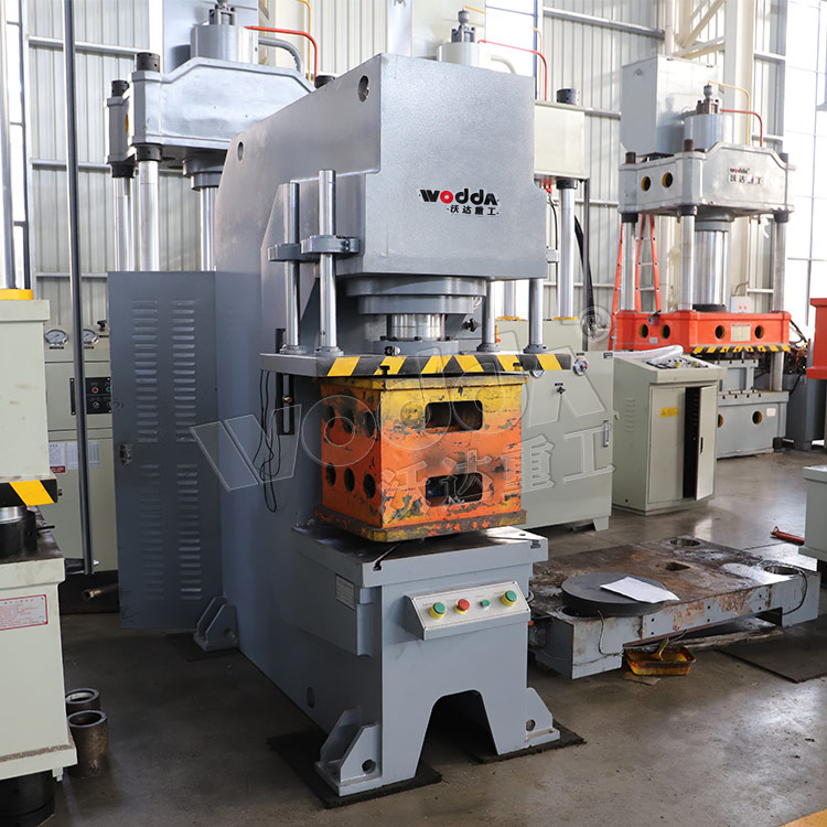 20噸(dun)單臂液壓機(jī)車間現貨