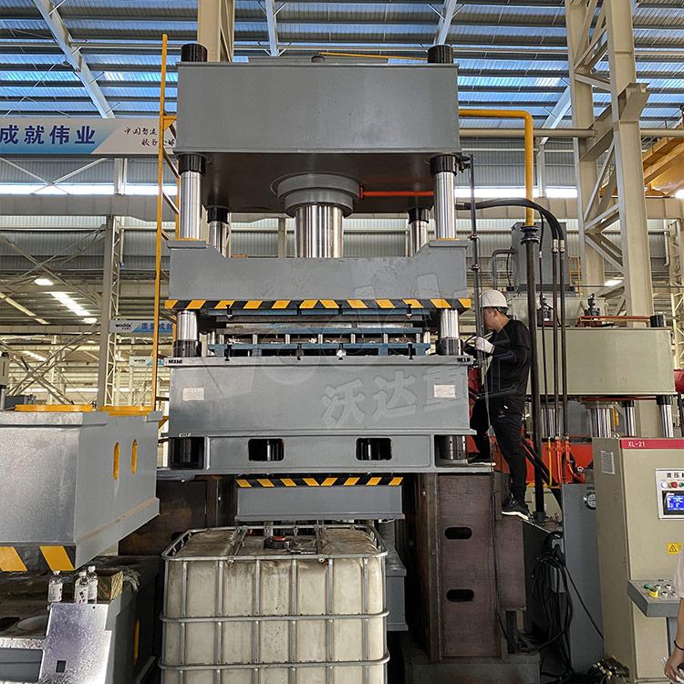 400噸拉伸(shēn)機調試 400噸(dūn)拉伸機調(diao)試