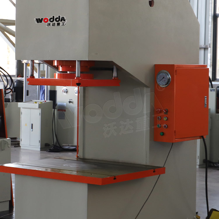 63噸單柱液(ye)壓機工作台