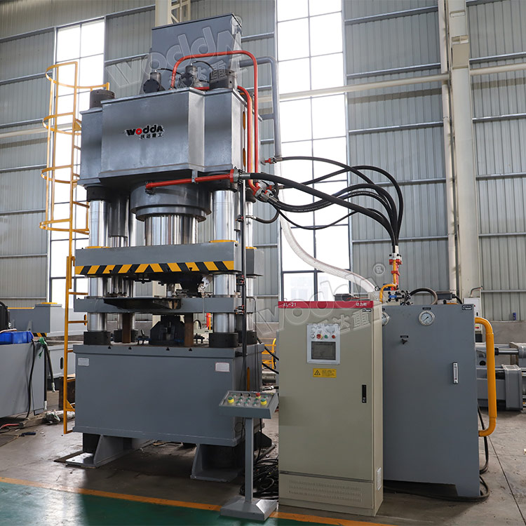 800噸鐵矽鋁磁芯(xin)成型液壓機車(che)間試機 800噸鐵矽(xi)鋁磁芯成型液(ye)壓機車間試機(ji)