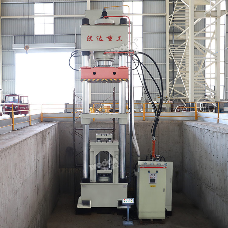 四(si)梁四柱液(yè)壓機 四梁(liáng)四柱液壓(yā)機