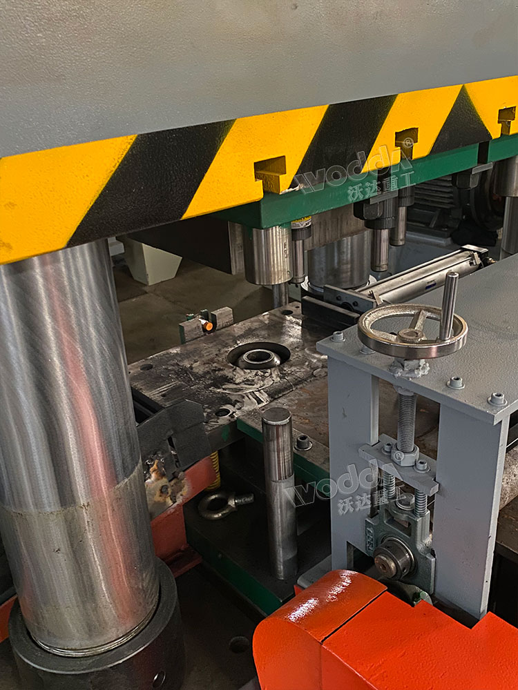 沖壓錨(máo)杆托盤模(mo)具 沖壓錨(máo)杆托盤模(mo)具