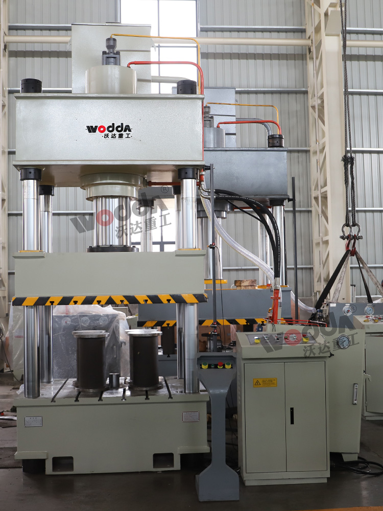 國标315噸(dun)液壓機(焊接(jiē)件) 國标315噸液(yè)壓機(焊接件(jian))