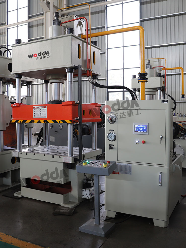 100噸四柱(zhù)液壓機車間(jian)展示 100噸四柱(zhu)液壓機車間(jian)展示