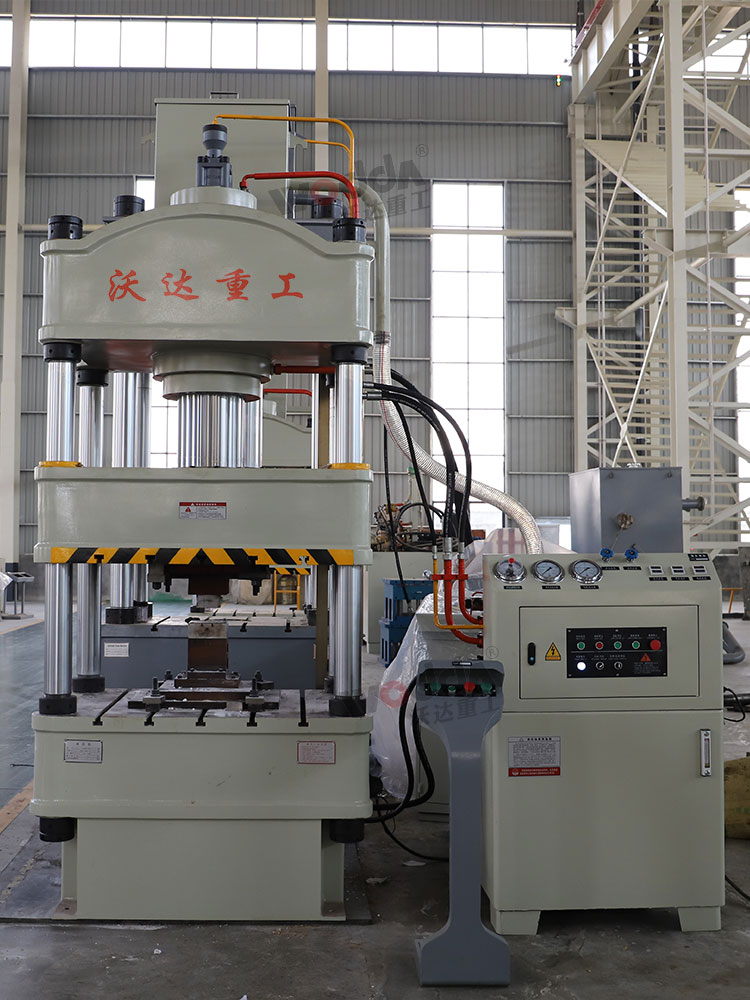 200噸(dun)三梁四(si)柱液壓(yā)機(粉末(mo)成型液(ye)壓機) 200噸(dun)三梁四(sì)柱液壓(ya)機(粉末(mo)成型液(ye)壓機)