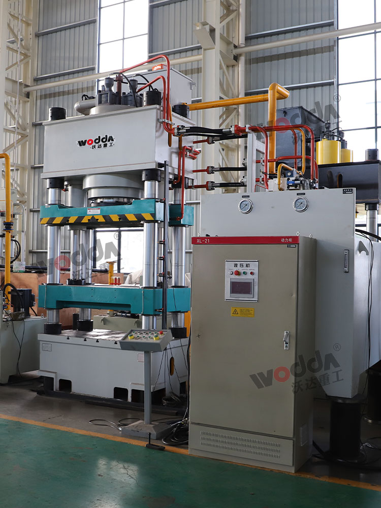 630噸全自動鹽磚(zhuān)機