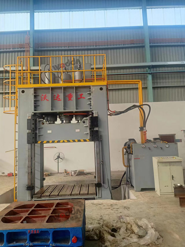 800噸框架式(shì)薄闆拉伸(shen)液壓機 800噸(dun)框架式薄(báo)闆拉伸液(ye)壓機