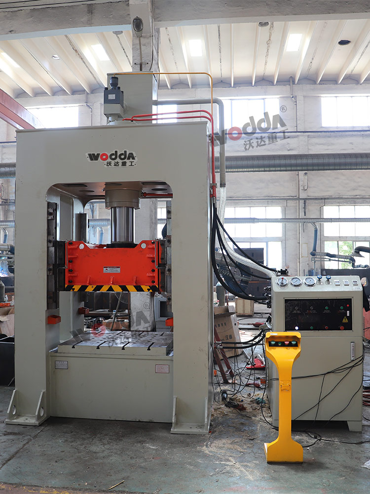 200噸框架式拉(la)伸液壓機 200噸框架(jia)式拉伸液壓機