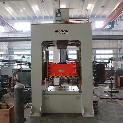 200噸框(kuàng)架式薄闆拉(lā)伸液壓機