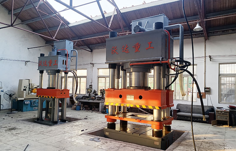 1250噸陶瓷粉末(mò)成型液壓機(jī) 1250噸陶瓷粉末(mò)成型液壓機(ji)